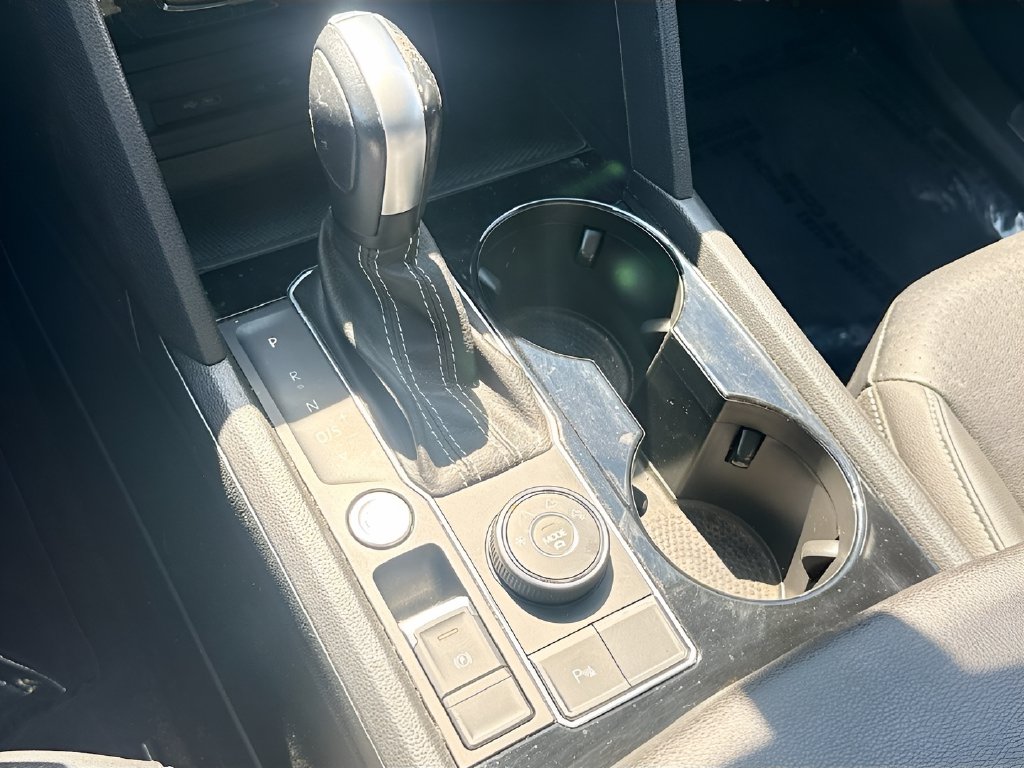 2023 Volkswagen Atlas photo 16 of 33