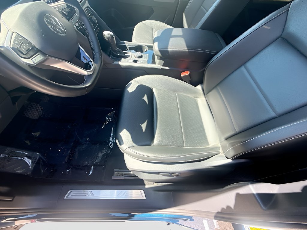 2023 Volkswagen Atlas photo 18 of 33