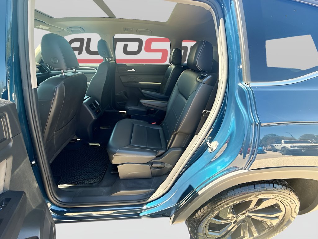 2023 Volkswagen Atlas photo 24 of 33