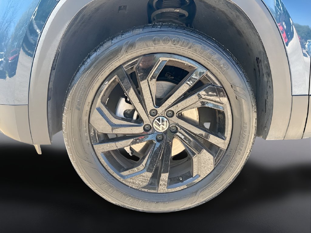 2023 Volkswagen Atlas photo 32 of 33