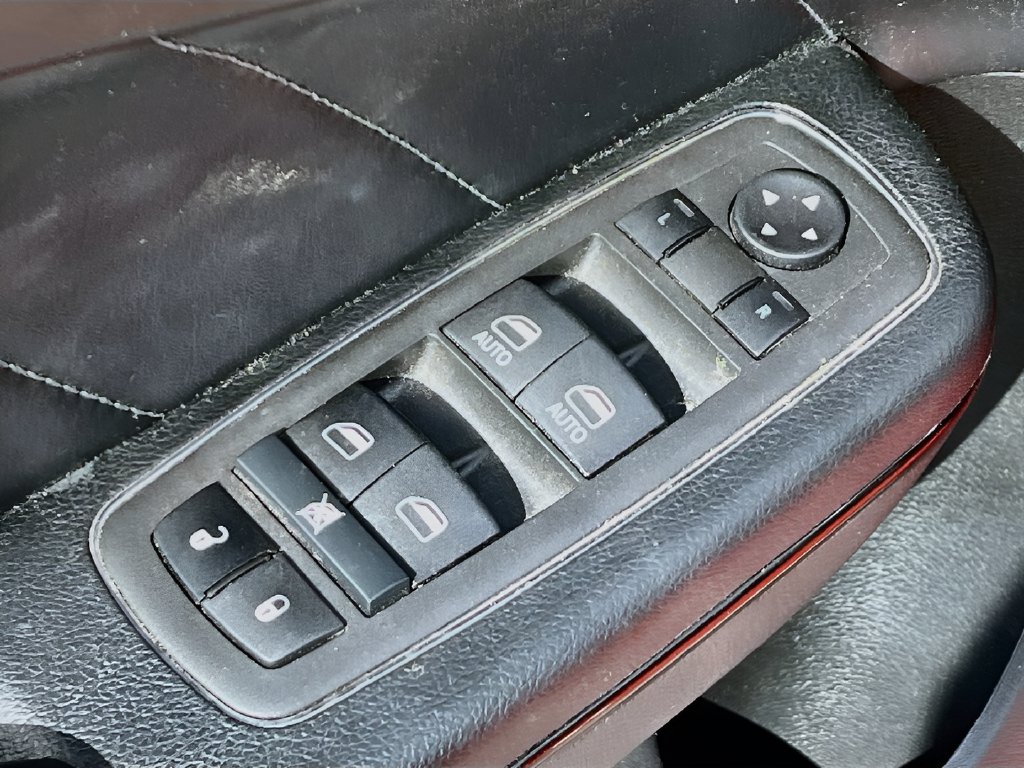 2023 Dodge Charger photo 18 of 34