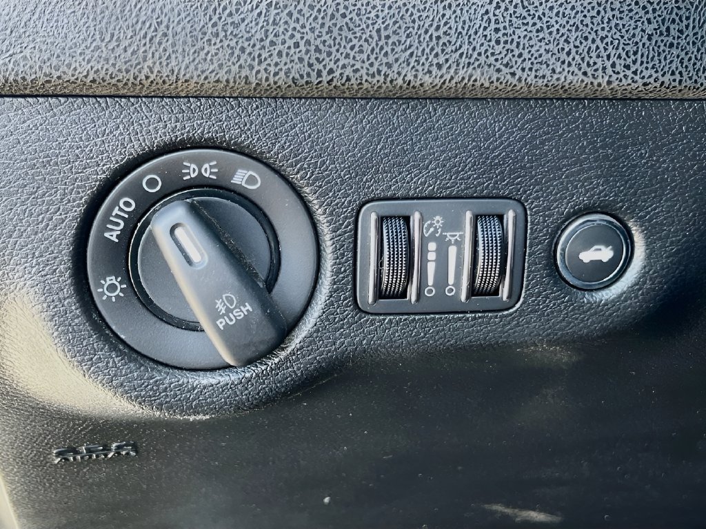 2022 Dodge Charger photo 10 of 31