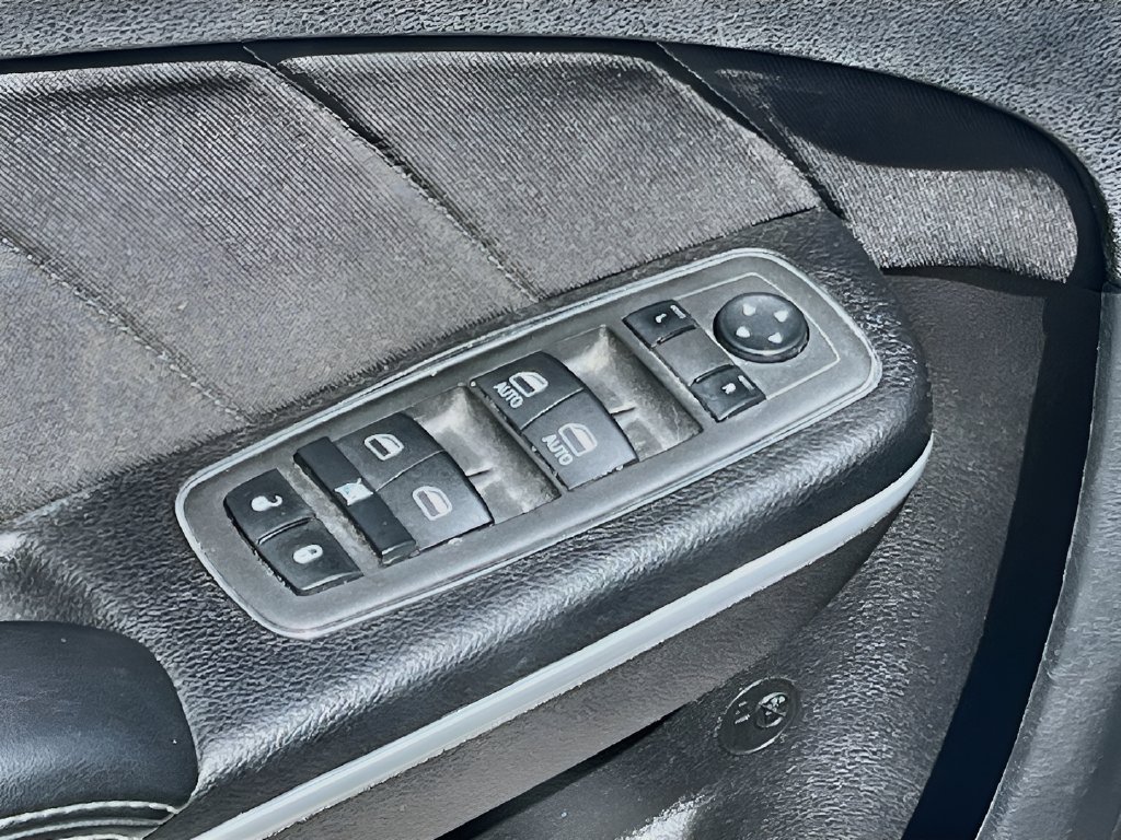 2022 Dodge Charger photo 17 of 31