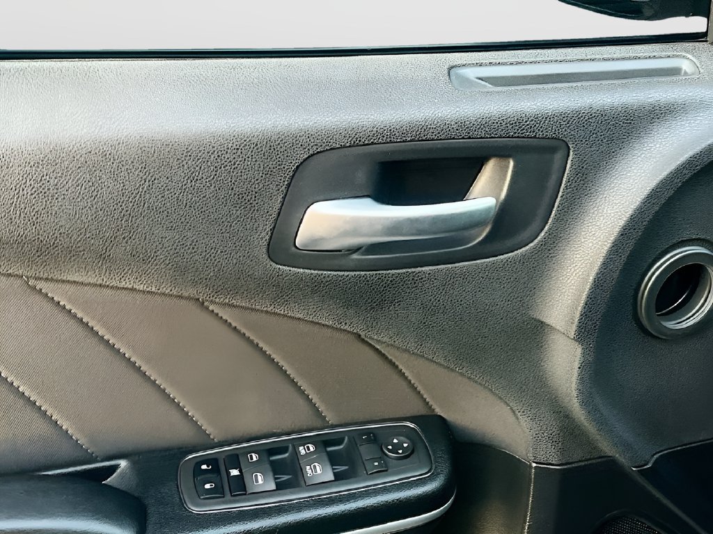 2023 Dodge Charger photo 18 of 31