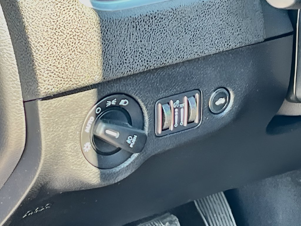 2021 Dodge Charger photo 10 of 34
