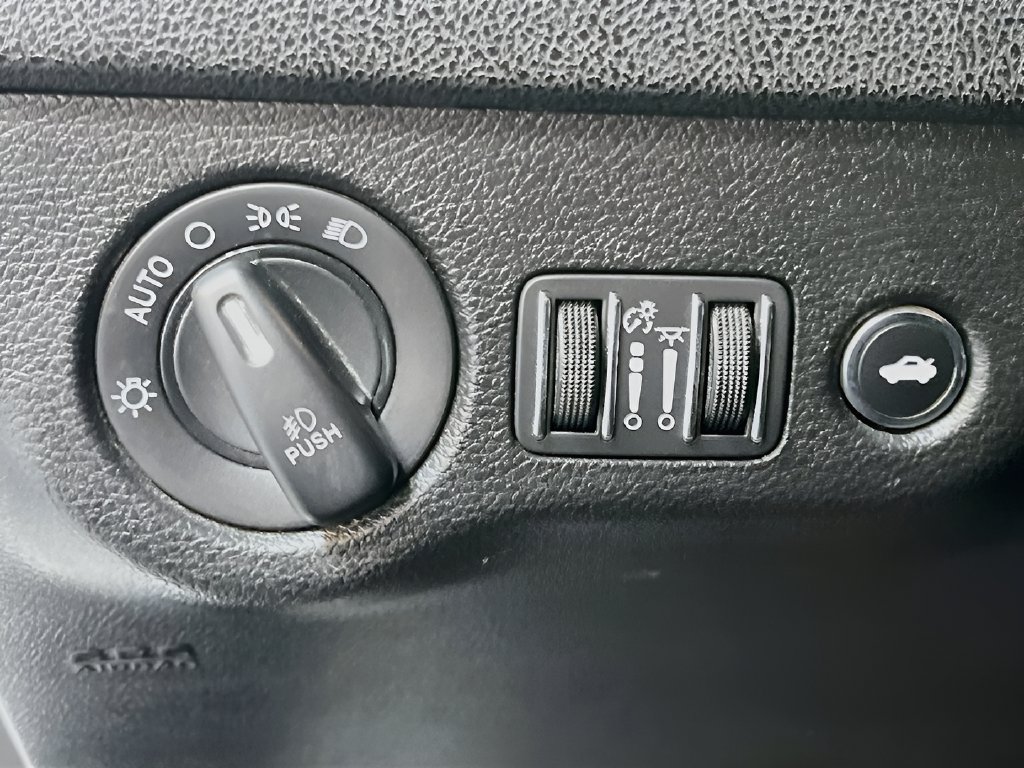 Used 2022 White Knuckle Clear Coat Dodge SXT image 10