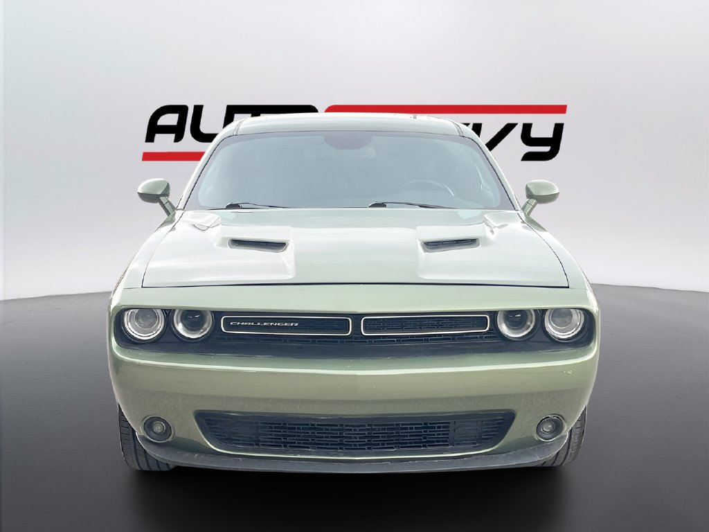 2022 Dodge Challenger photo 2 of 30