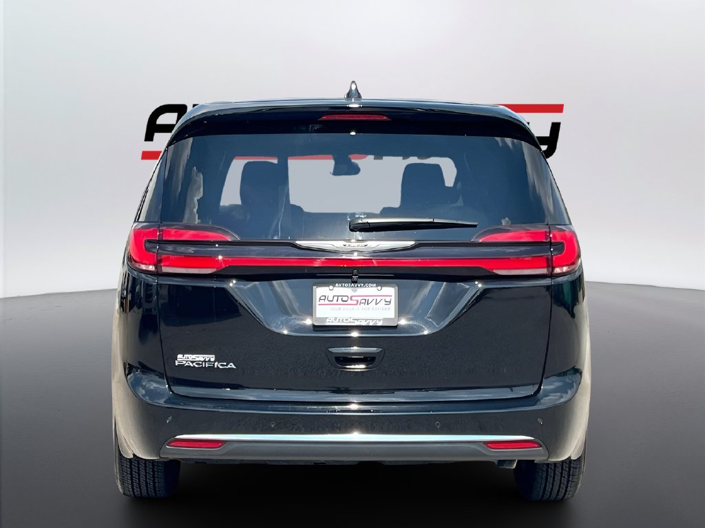 2026 Chrysler Pacifica photo 6 of 33
