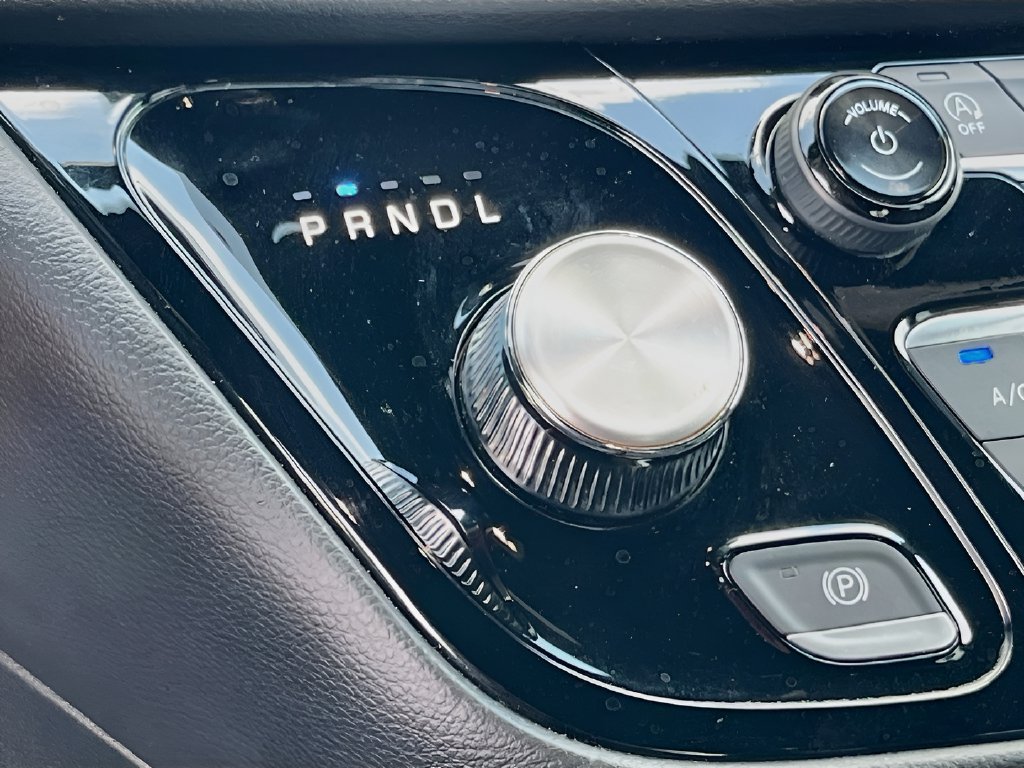 2026 Chrysler Pacifica photo 16 of 33