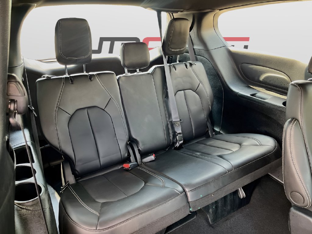 2026 Chrysler Pacifica photo 26 of 33
