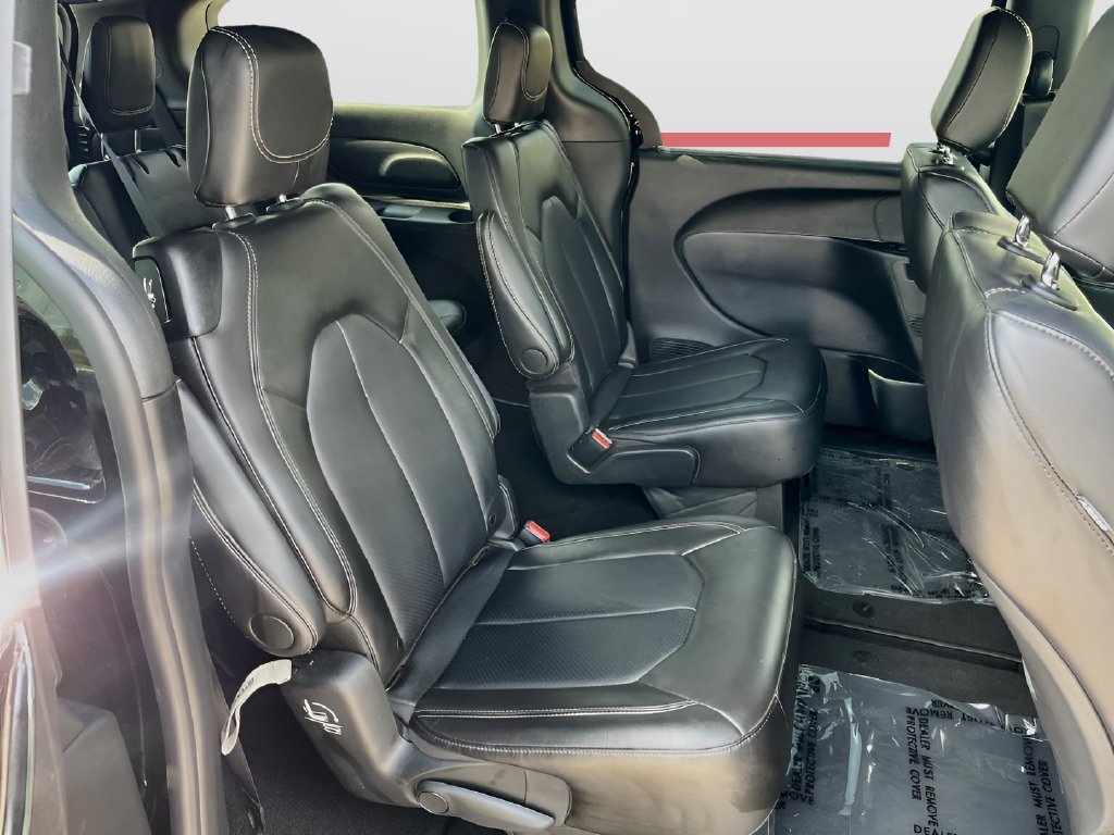 2026 Chrysler Pacifica photo 27 of 33