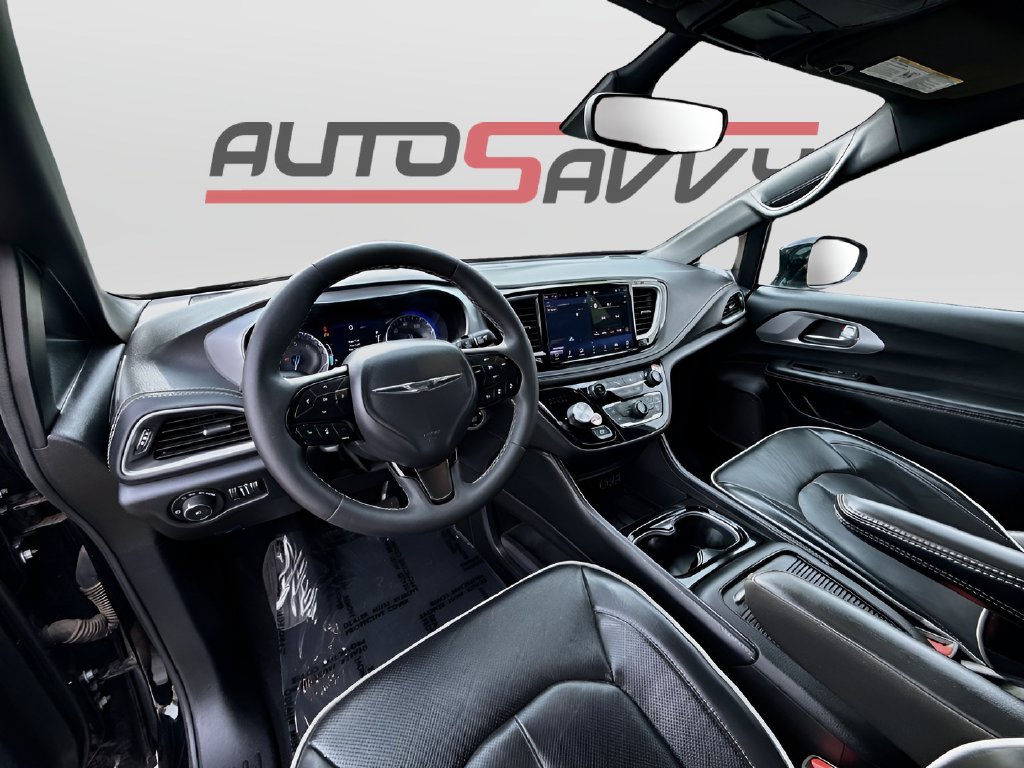 2025 Chrysler Pacifica photo 9 of 34