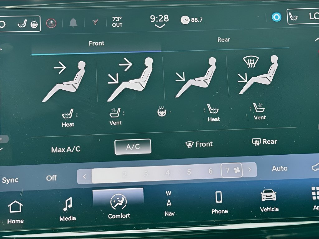 2025 Chrysler Pacifica photo 20 of 34