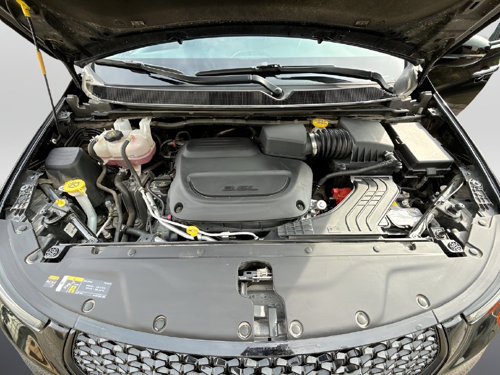 2025 Chrysler Pacifica photo 32 of 34