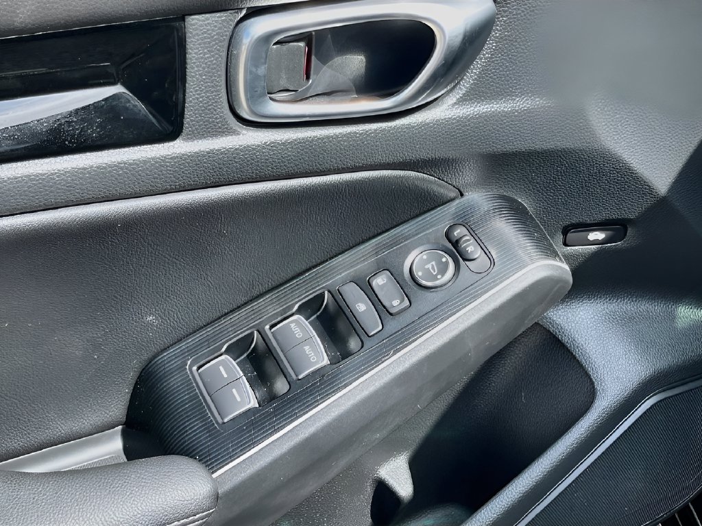 2026 Honda Civic Hybrid photo 18 of 34