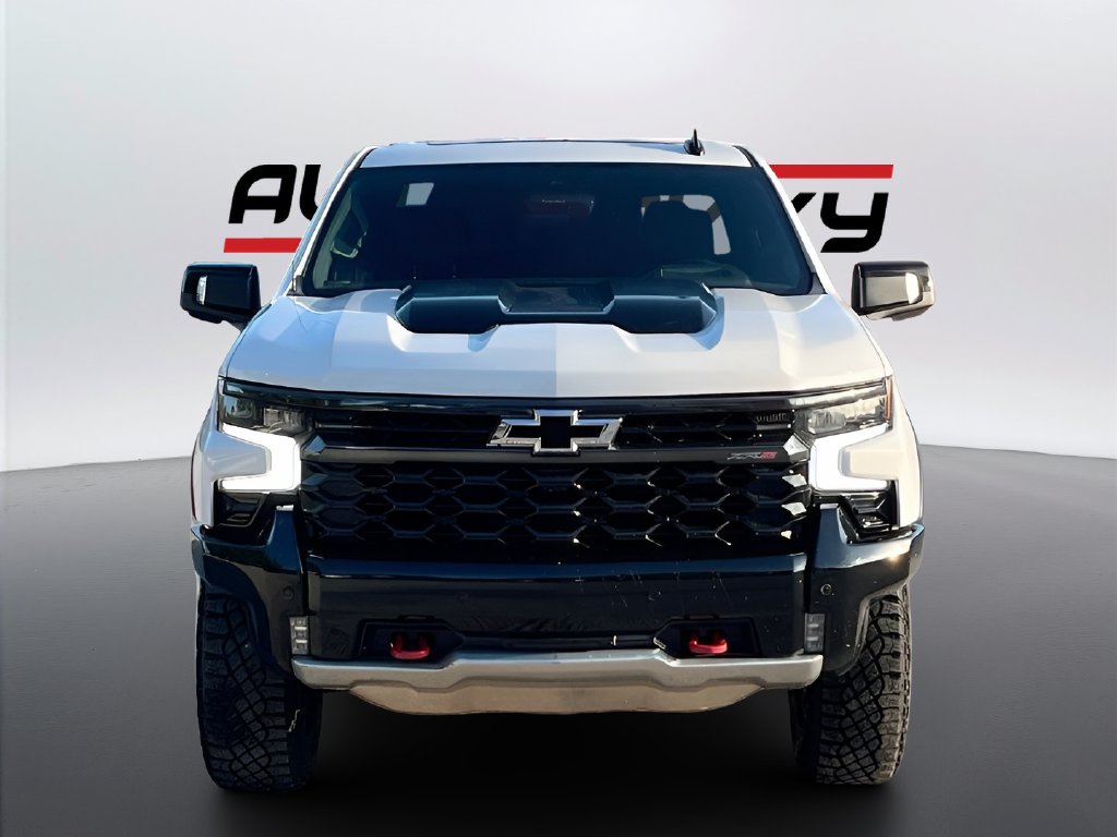 2025 Chevrolet Silverado 1500 photo 2 of 34