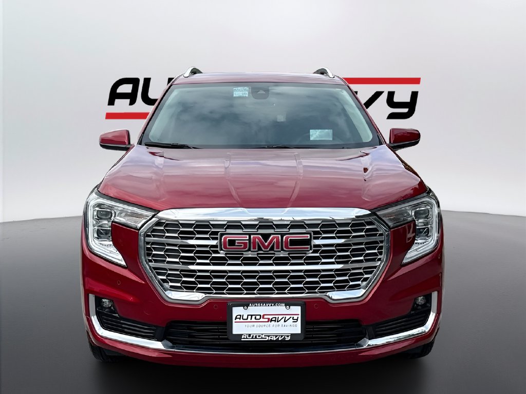 2024 GMC Terrain photo 2 of 33