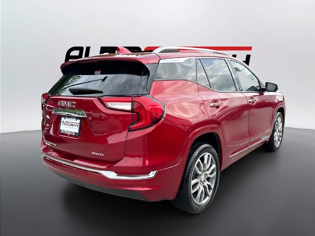 2024 GMC Terrain photo 7 of 33