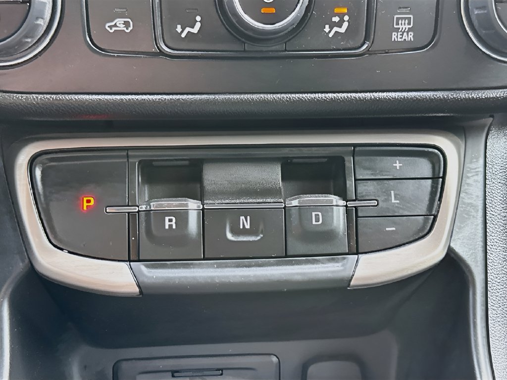 2024 GMC Terrain photo 17 of 33