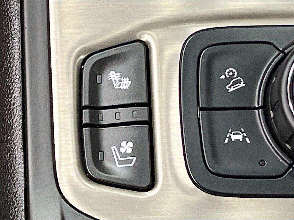 Used 2024 Ebony Twilight Metallic GMC Denali image 21