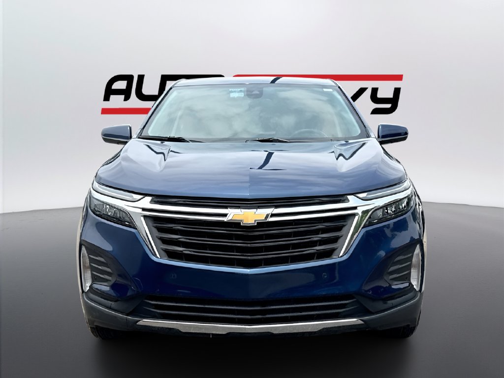 2023 Chevrolet Equinox photo 2 of 31