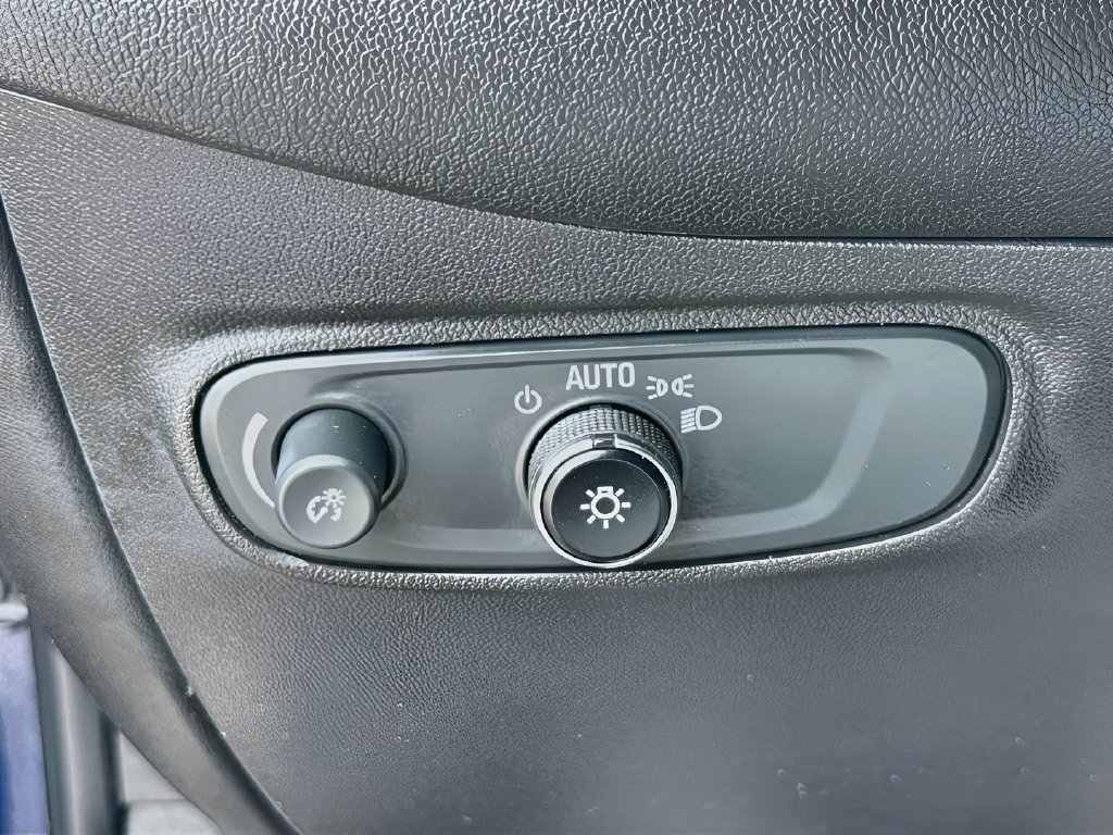 2023 Chevrolet Equinox photo 10 of 31