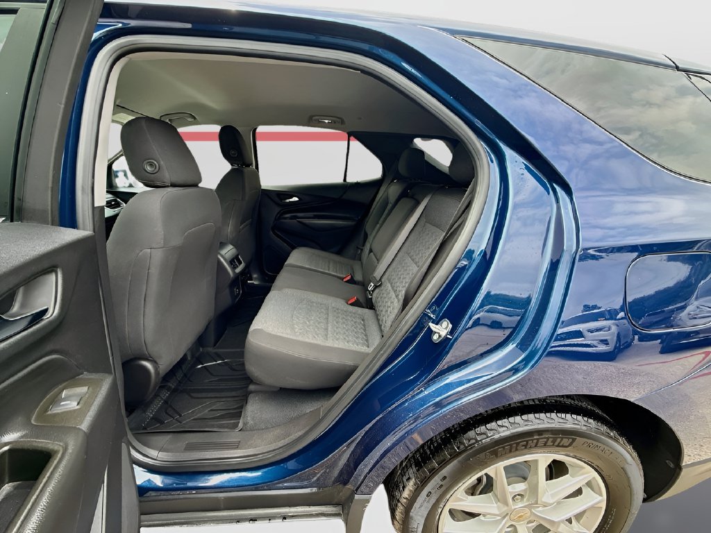 2023 Chevrolet Equinox photo 23 of 31