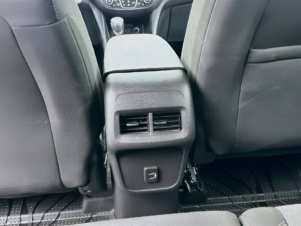 2023 Chevrolet Equinox photo 24 of 31