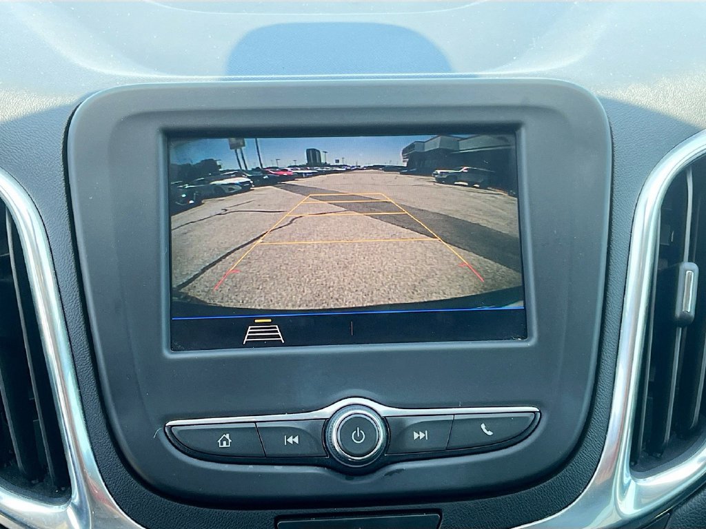 2021 Chevrolet Equinox photo 13 of 30