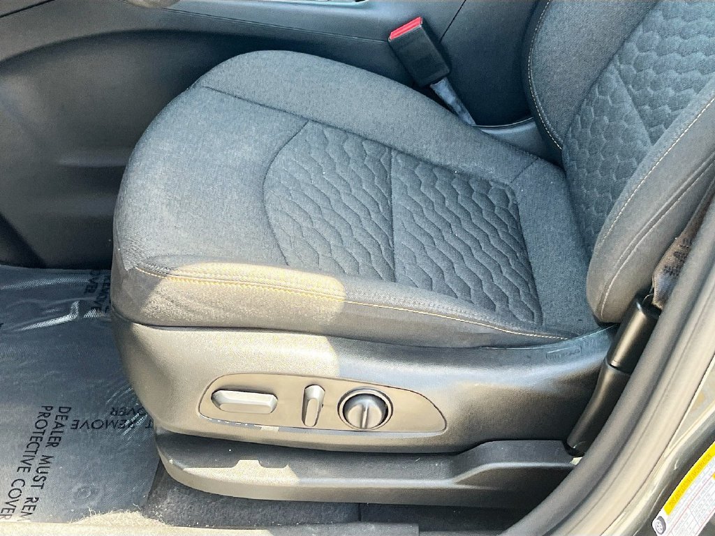 2021 Chevrolet Equinox photo 18 of 30