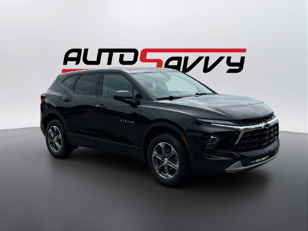 2023 Chevrolet Blazer photo 3 of 18
