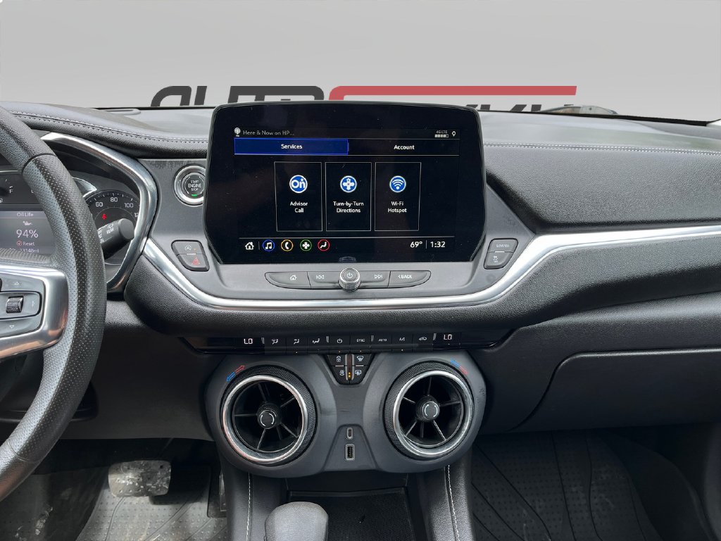 2023 Chevrolet Blazer photo 13 of 18