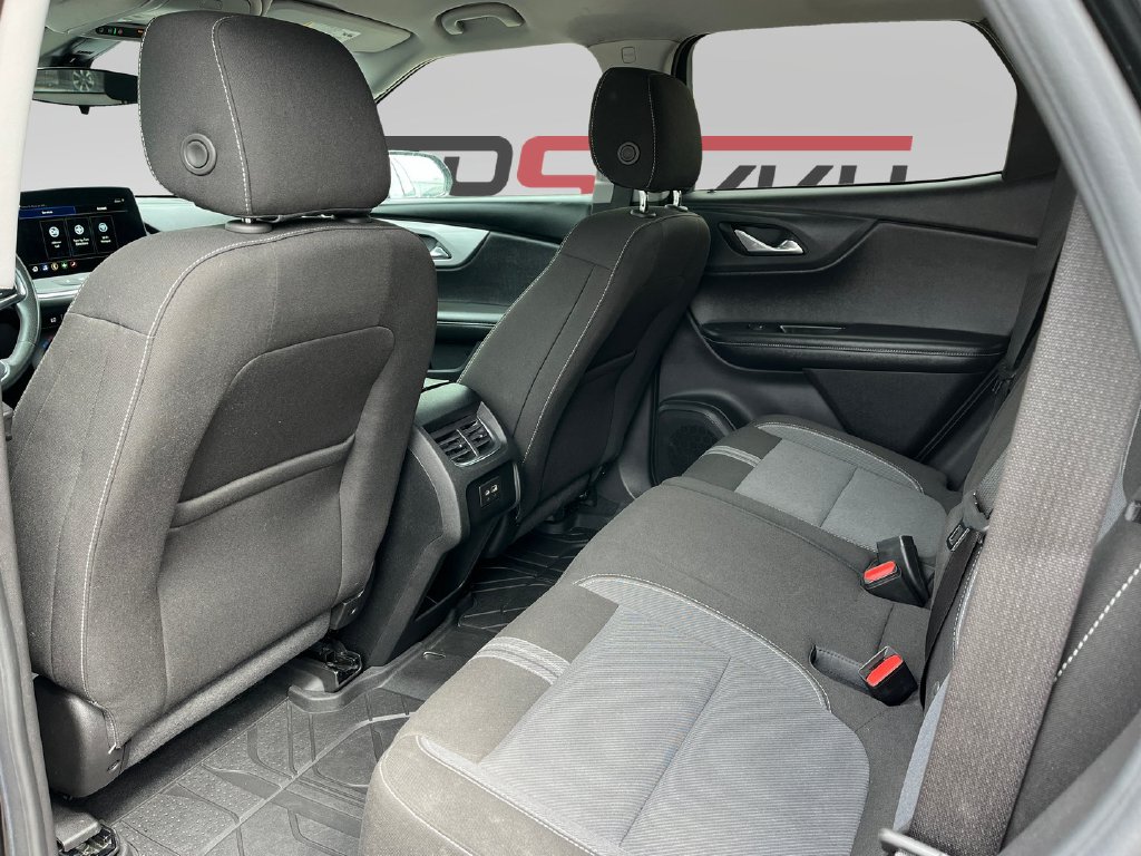 2023 Chevrolet Blazer photo 16 of 18