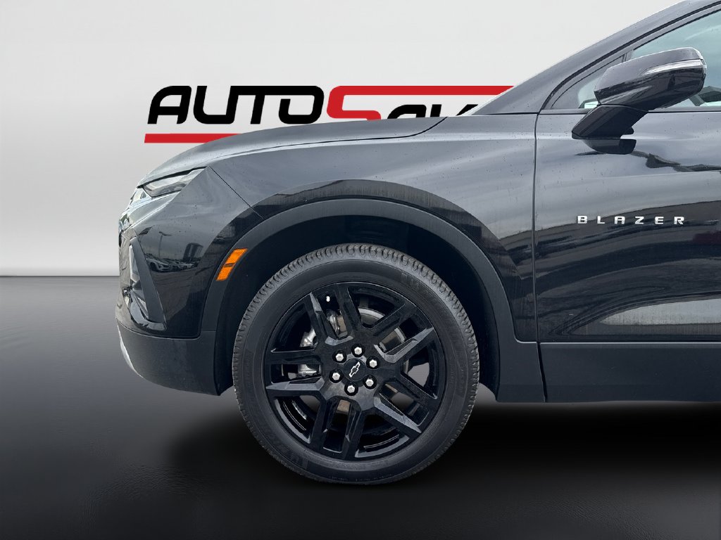 2022 Chevrolet Blazer photo 9 of 18