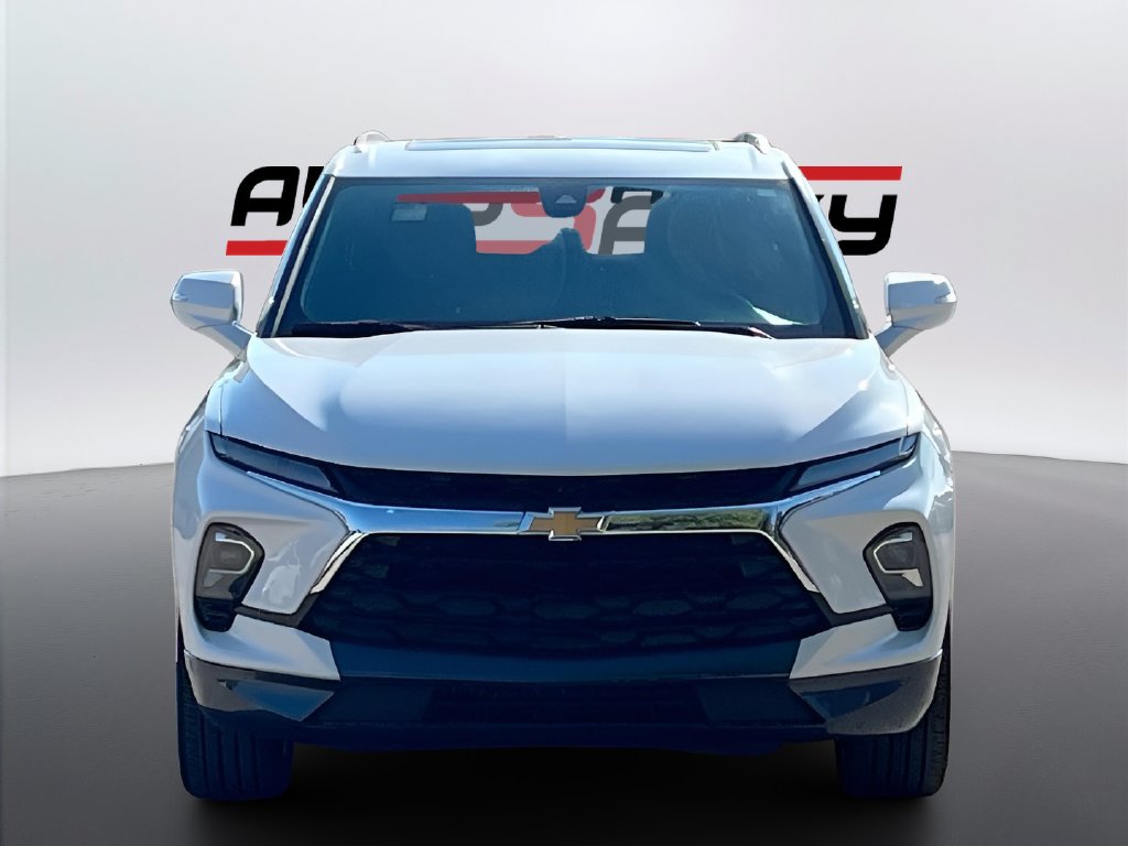 2024 Chevrolet Blazer photo 2 of 34