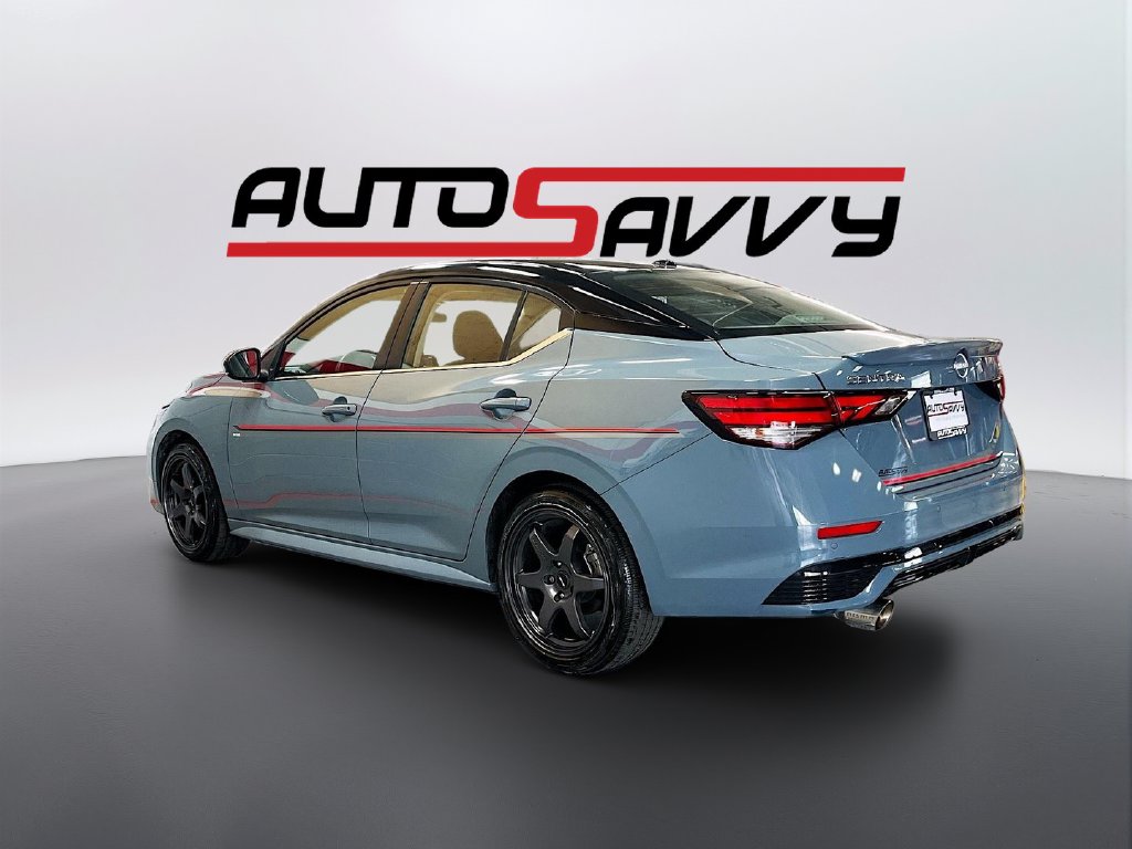 Used 2025 Super Black Nissan SR image 5