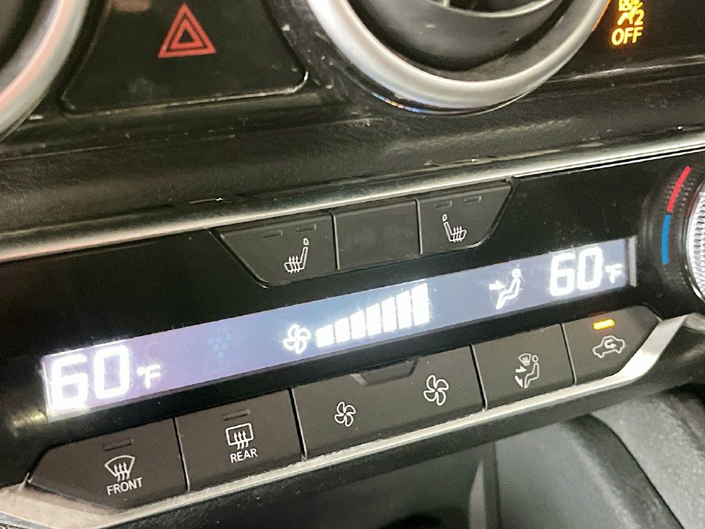 Used 2025 Super Black Nissan SR image 19