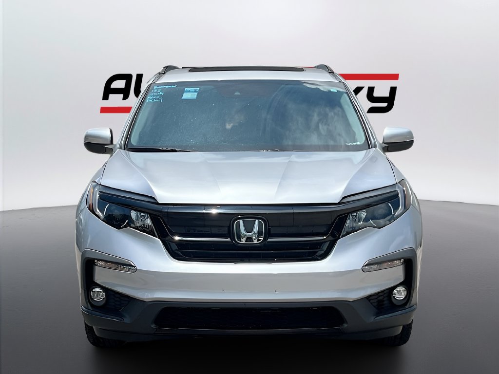 2022 Honda Pilot photo 2 of 33