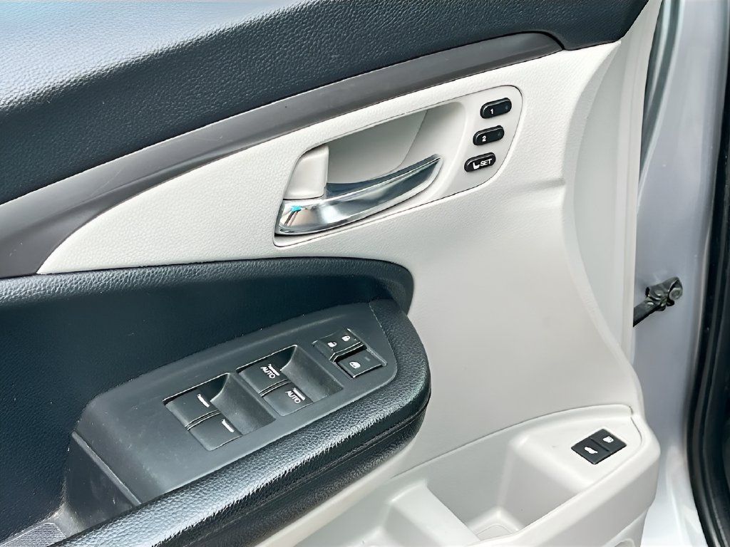 2022 Honda Pilot photo 17 of 33
