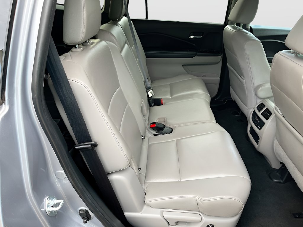 2022 Honda Pilot photo 28 of 33
