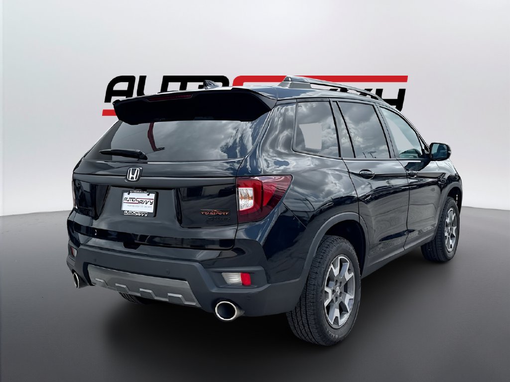 2023 Honda Passport photo 7 of 33