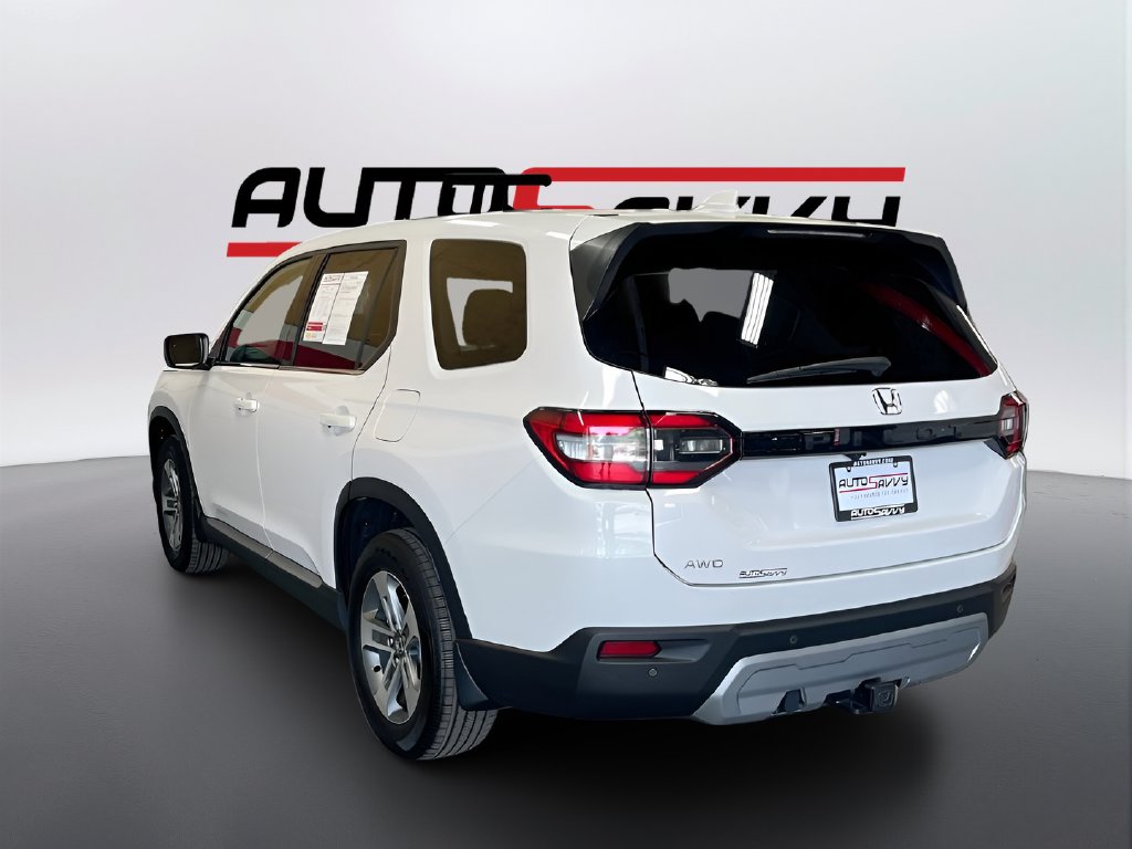 Used 2025 Platinum White Pearl Honda EX-L image 5