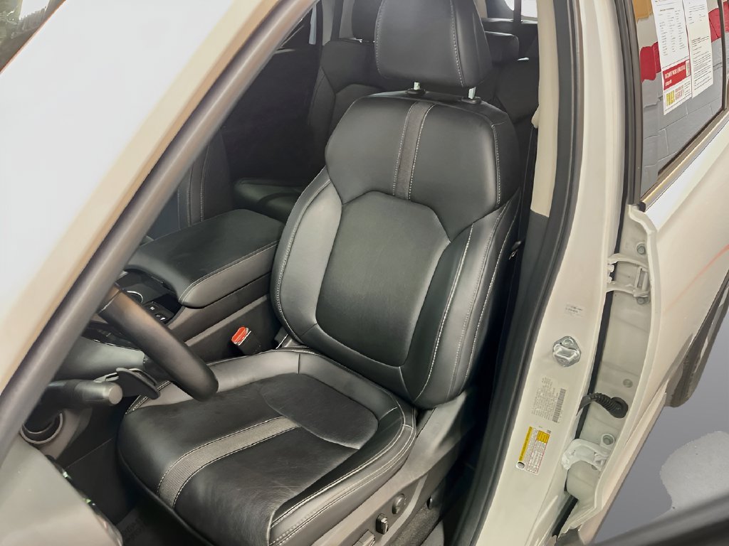 Used 2025 Platinum White Pearl Honda EX-L image 18