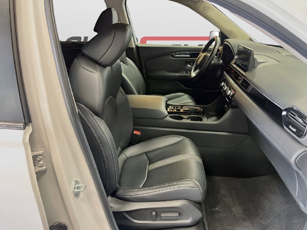 Used 2025 Platinum White Pearl Honda EX-L image 28