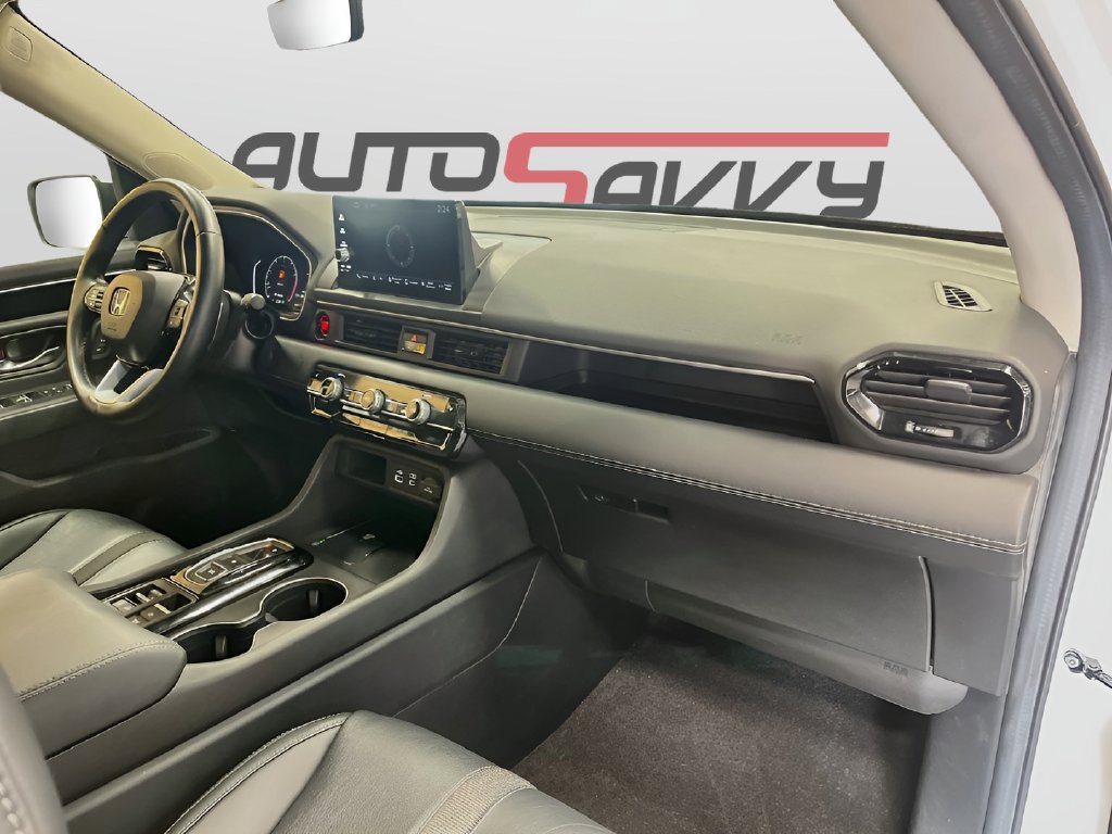 Used 2025 Platinum White Pearl Honda EX-L image 29
