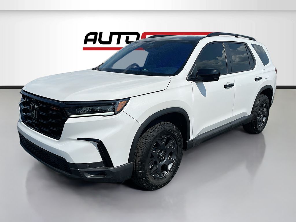2025 Honda Pilot photo 3 of 34