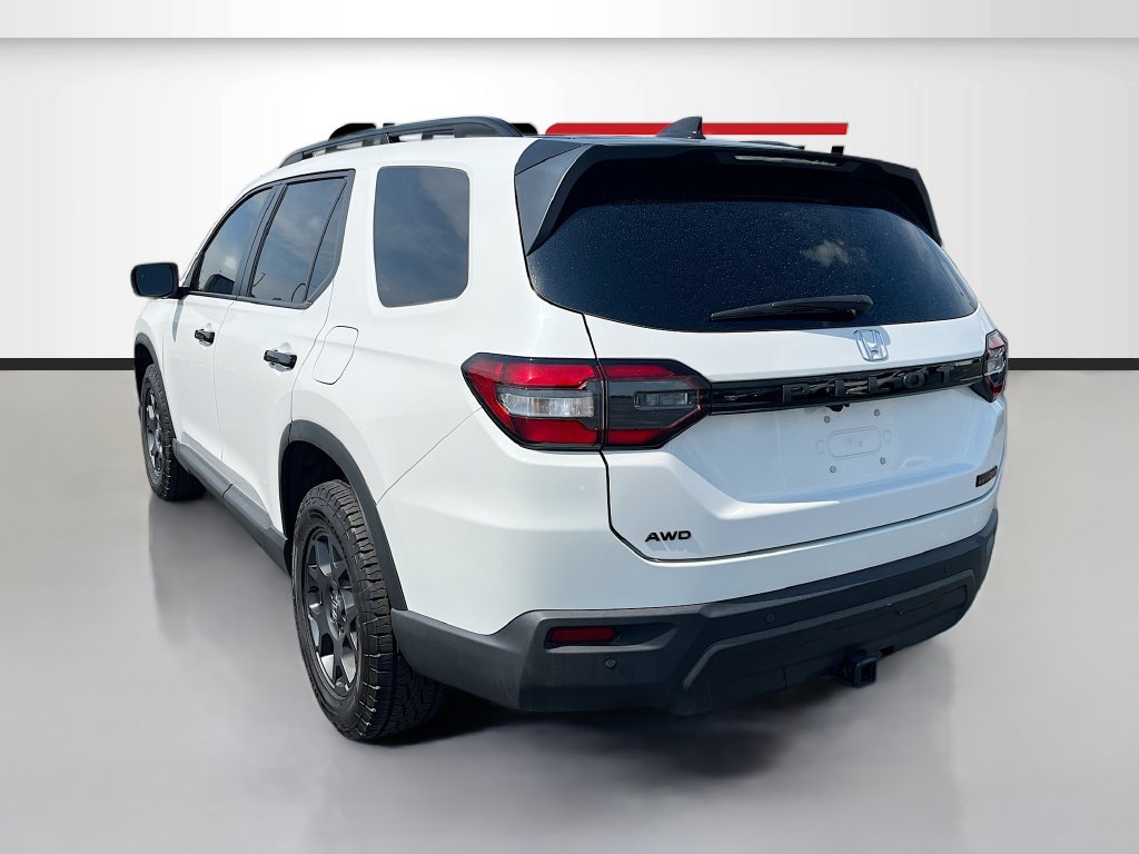 2025 Honda Pilot photo 5 of 34