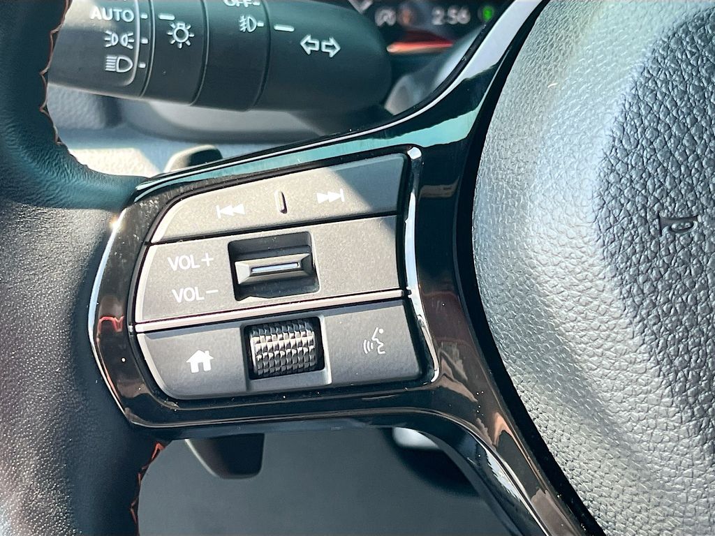 2025 Honda Pilot photo 10 of 34