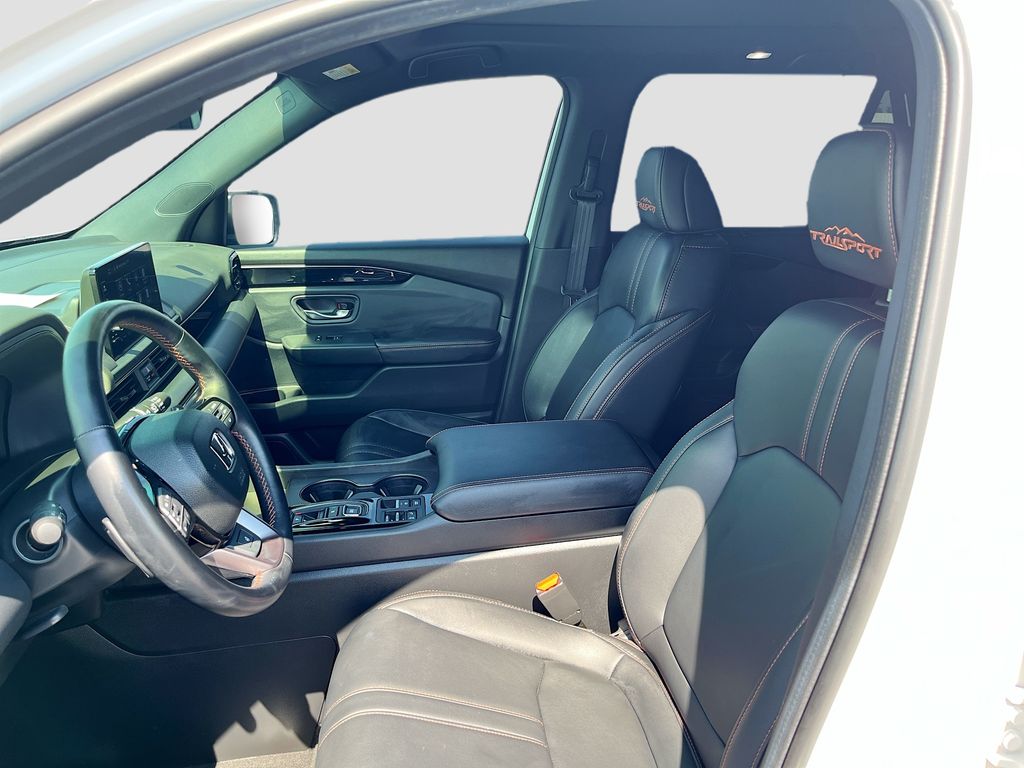 2025 Honda Pilot photo 21 of 34