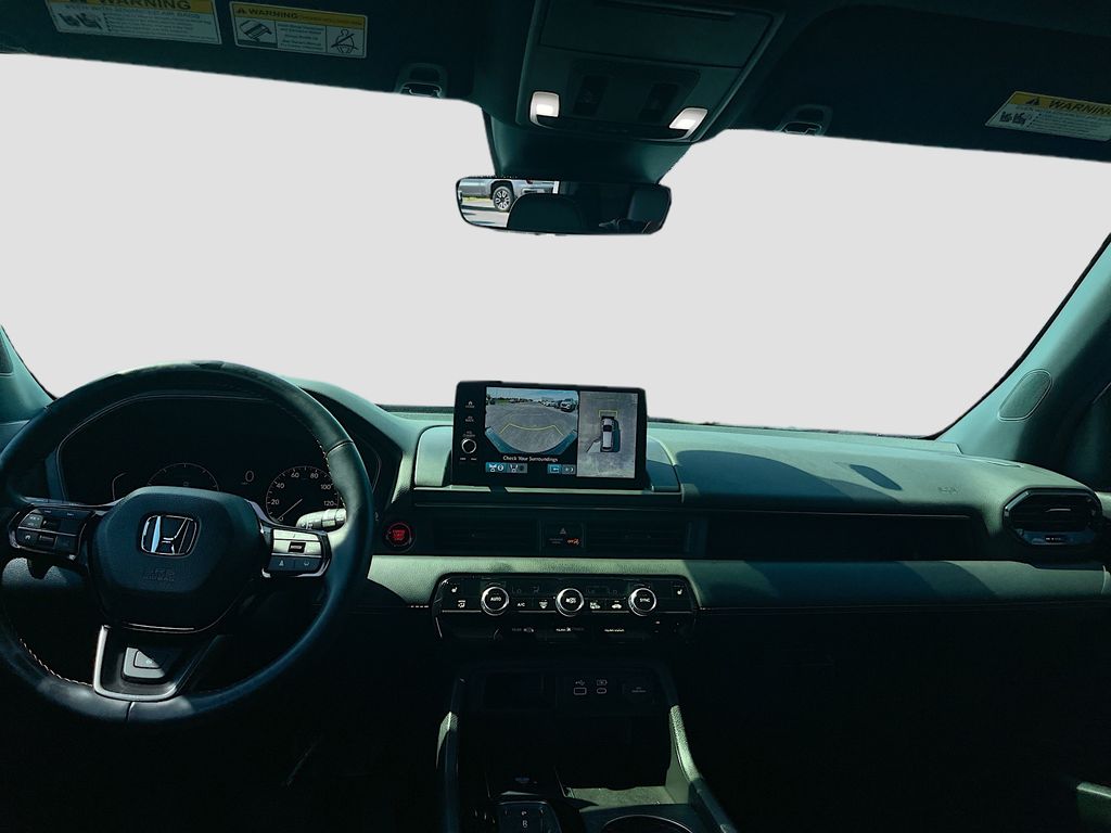2025 Honda Pilot photo 23 of 34